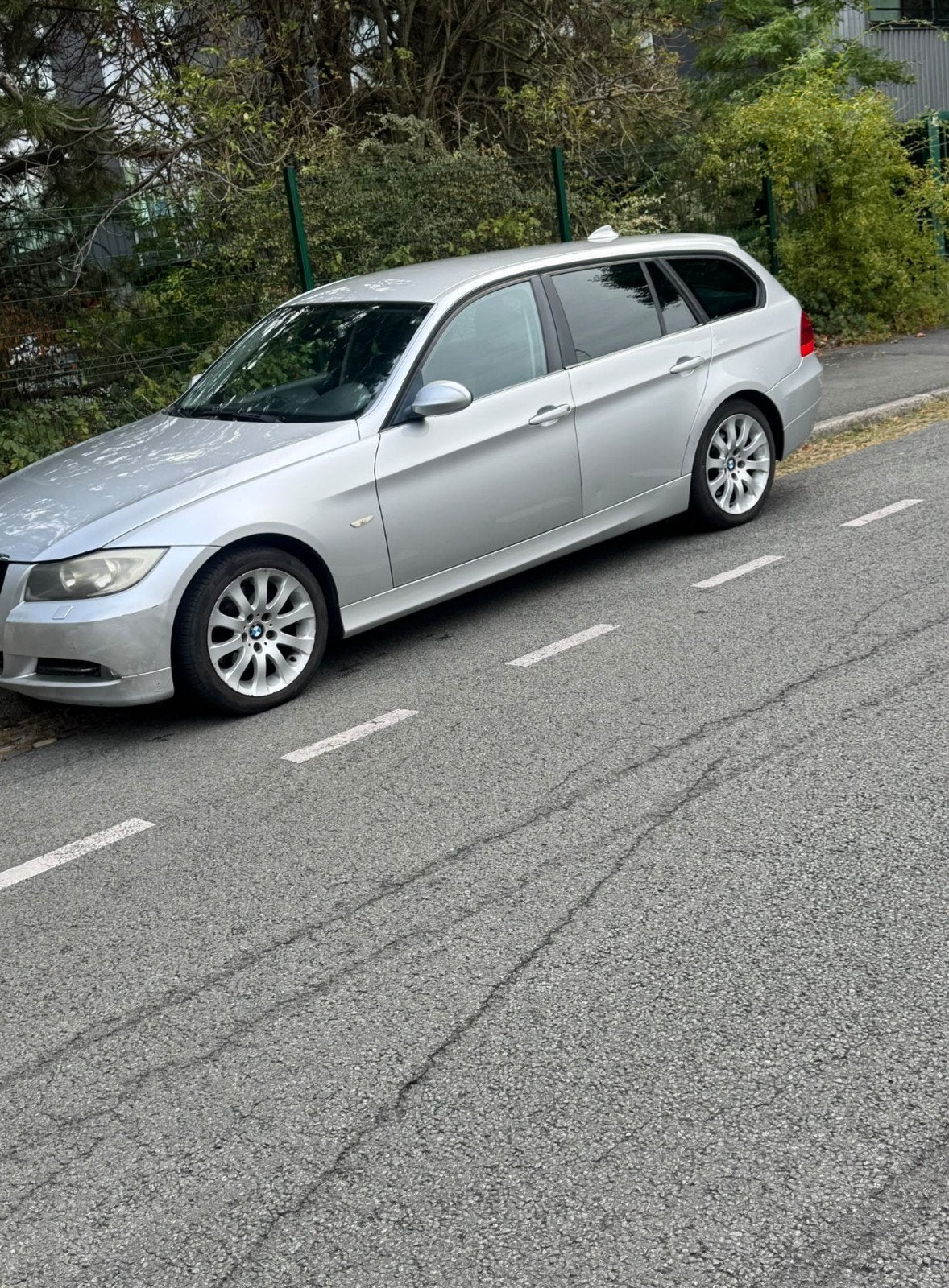 BMW 318 i break 03/2008 cuir clim jantes GPS, Autos, Cuir, Argent ou Gris, Capteur de stationnement, Noir