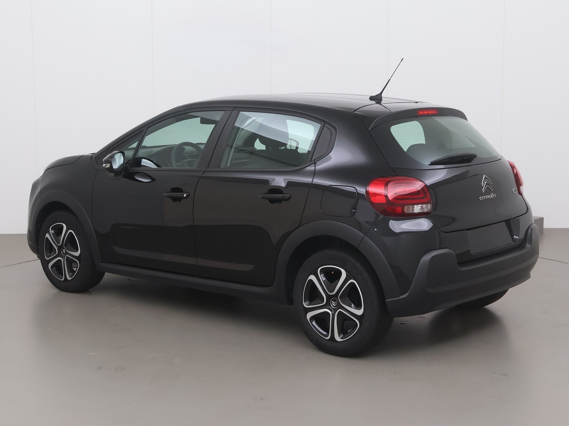 Citroen C3 puretech feel 83, Auto's, Citroën, Zwart, Bedrijf, Handgeschakeld, 5 deurs