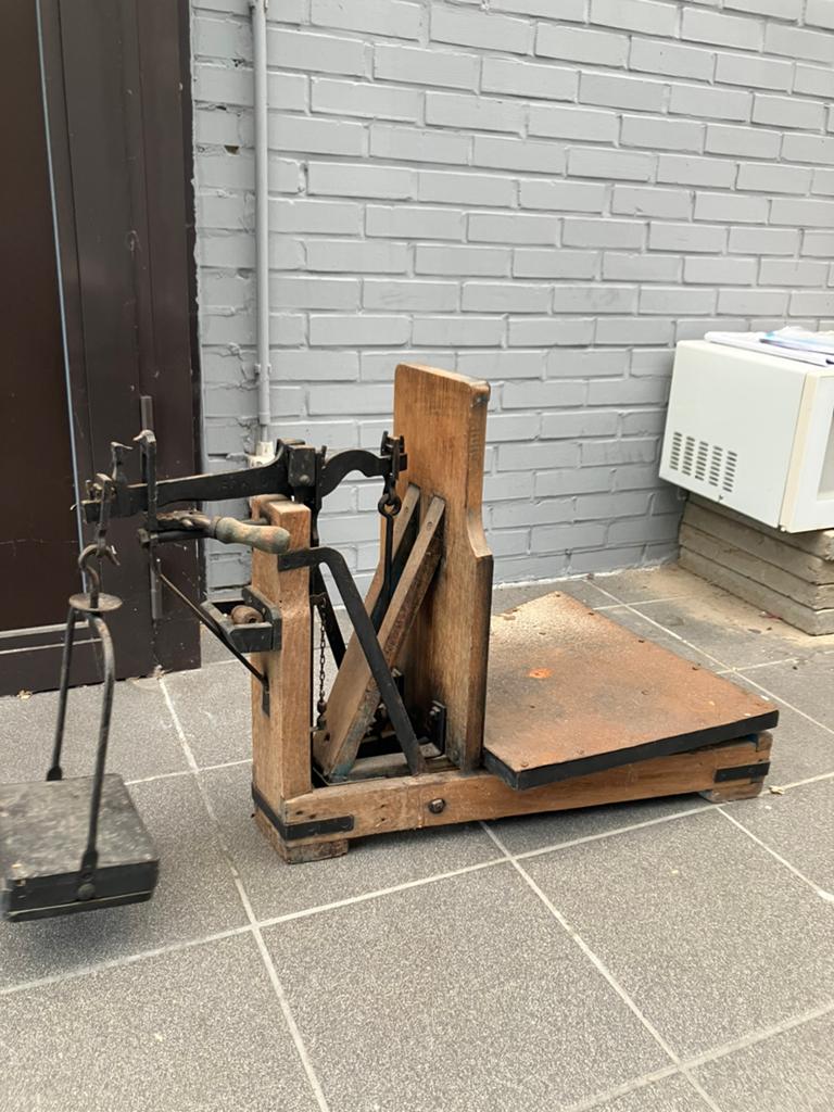 Oude weegschaal, Antiek en Kunst, Ophalen