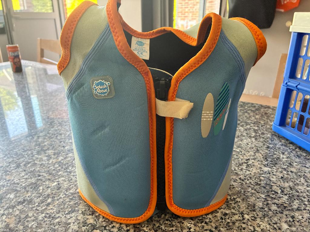 Zwemvest kind, Kinderen en Baby's, Kinderkleding | Kinder-zwemkleding, Gebruikt, UV-zwemkleding, Ophalen of Verzenden, Zwem-accessoire
