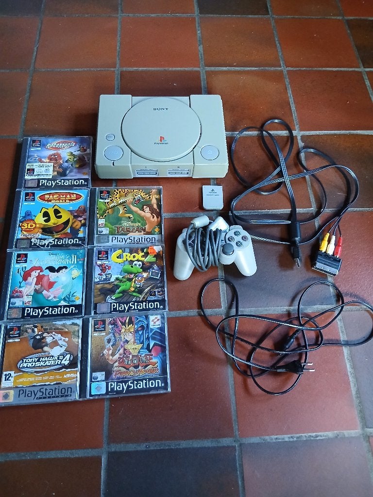 playstation 1 met spelen, Enlèvement ou Envoi, Utilisé