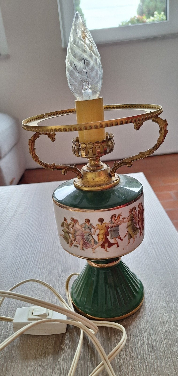 Pied de lampe à frise antique., Maison & Meubles, Enlèvement ou Envoi