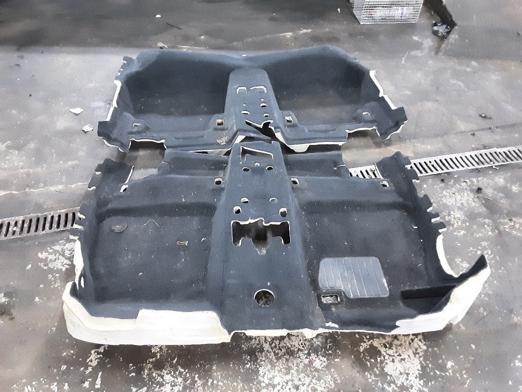JEU DE TAPIS BMW 1 serie (F40) (01-2019/-), Autos : Pièces & Accessoires, Utilisé, BMW, Petuelring 130
80809  München, DE, Bayerische Motoren Werke AG