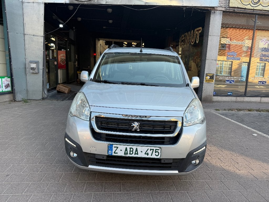 Peugeot Partner 1.6HDI Euro 6 Navigatie Airconditioning 90 k, Auto's, Multifunctioneel stuurwiel, Stof, Euro 6, Bedrijf