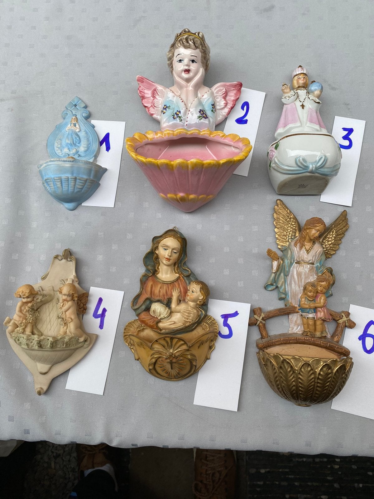 Lot van 20tal wijwatervaatjes te koop., Ophalen of Verzenden