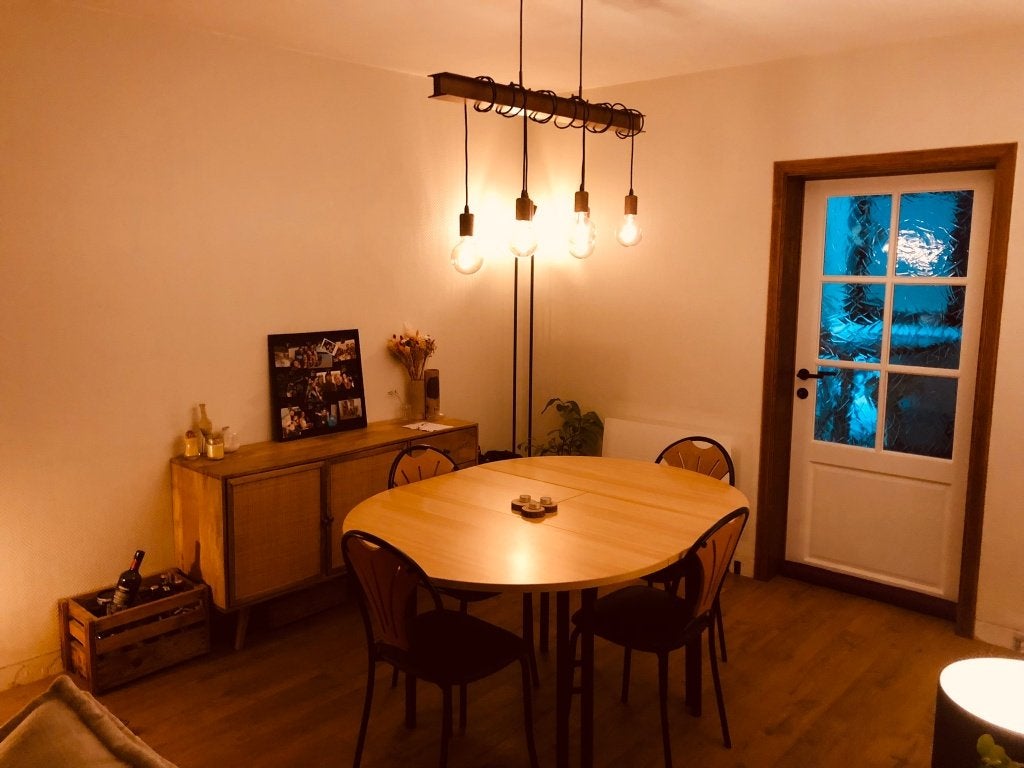 Table avec 8 chaises, 100 à 150 cm, Cinq personnes ou plus, Rond, Autres essences de bois