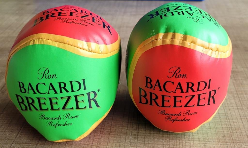 Bacardi Breezer: 2 Soft Balls, Ophalen of Verzenden, Zo goed als nieuw, Gebruiksvoorwerp