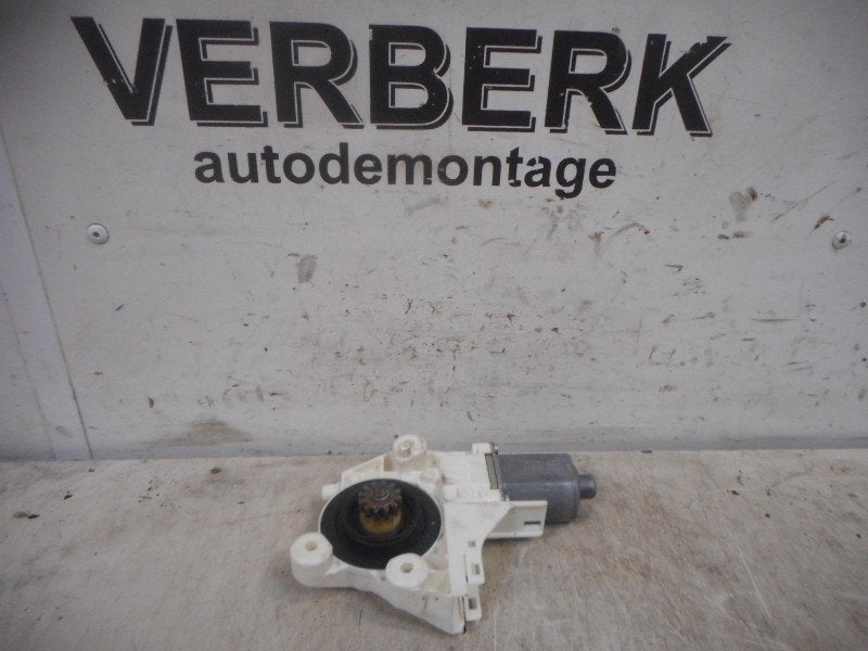 MOTEUR LEVE VITRE ELECTRIQUE AVANT GAUCHE Ford Focus 2, Gauche, Henry-Ford-Straße  1
50735  Köln, DE, Ford-Werke GmbH, Kunden@ford.com