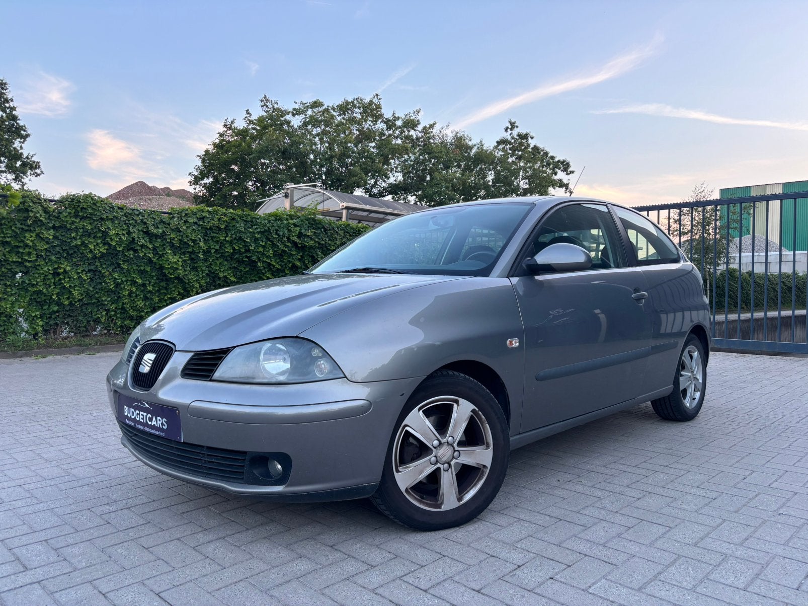 Seat Ibiza 1.4Essence/2007/153.000KmAirco/Homologuée* 1 999€, Autos, Seat, Argent ou Gris, Achat, Entreprise, Boîte manuelle