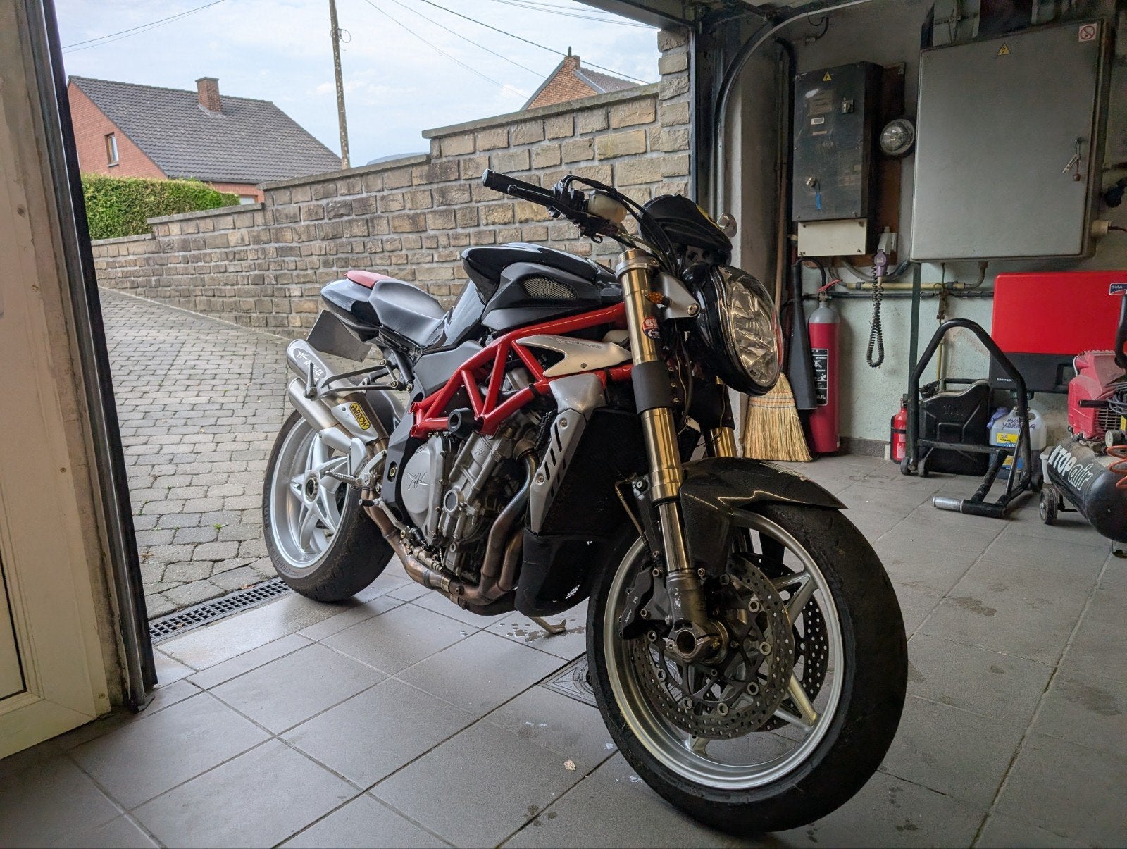 moto roadster mv Agusta brutale 910S, Particulier, Permis Moto A