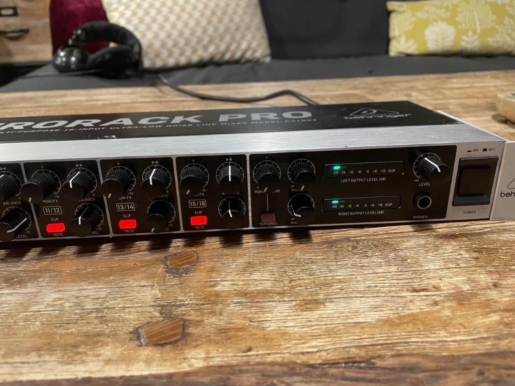 Behringer Eurorack RX1602 V2, Muziek en Instrumenten, Mengpanelen, Zo goed als nieuw, 10 tot 20 kanalen, Ophalen of Verzenden