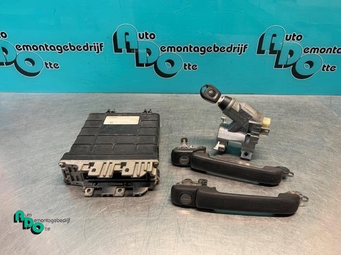 Kontaktslot + computer van een Volkswagen Golf (Golf 91-), Gebruikt, -, Volkswagen, -