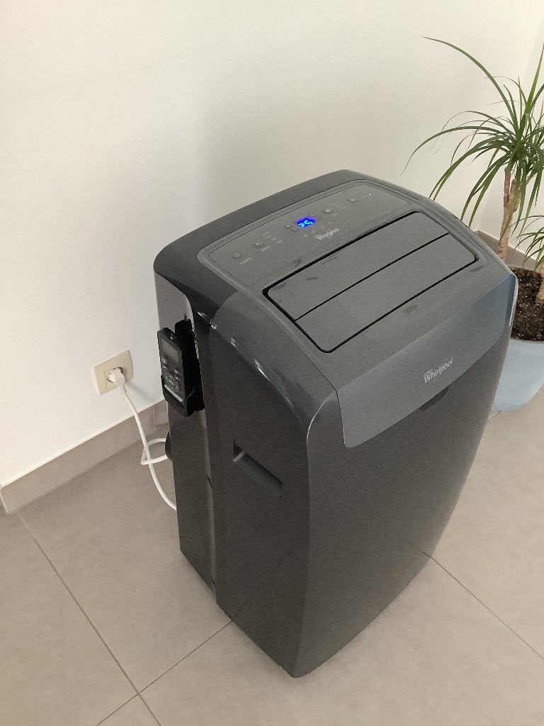 Climatiseur mobile Whirlpool, 60 à 100 m³, Comme neuf, Classe énergétique A ou plus économe, Refroidissement et Déshumidification