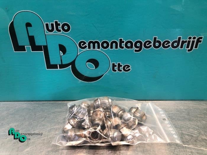 Écrou de roue d'un Kia Picanto (Picanto 11-), Kia, -, 3 mois de garantie, Utilisé