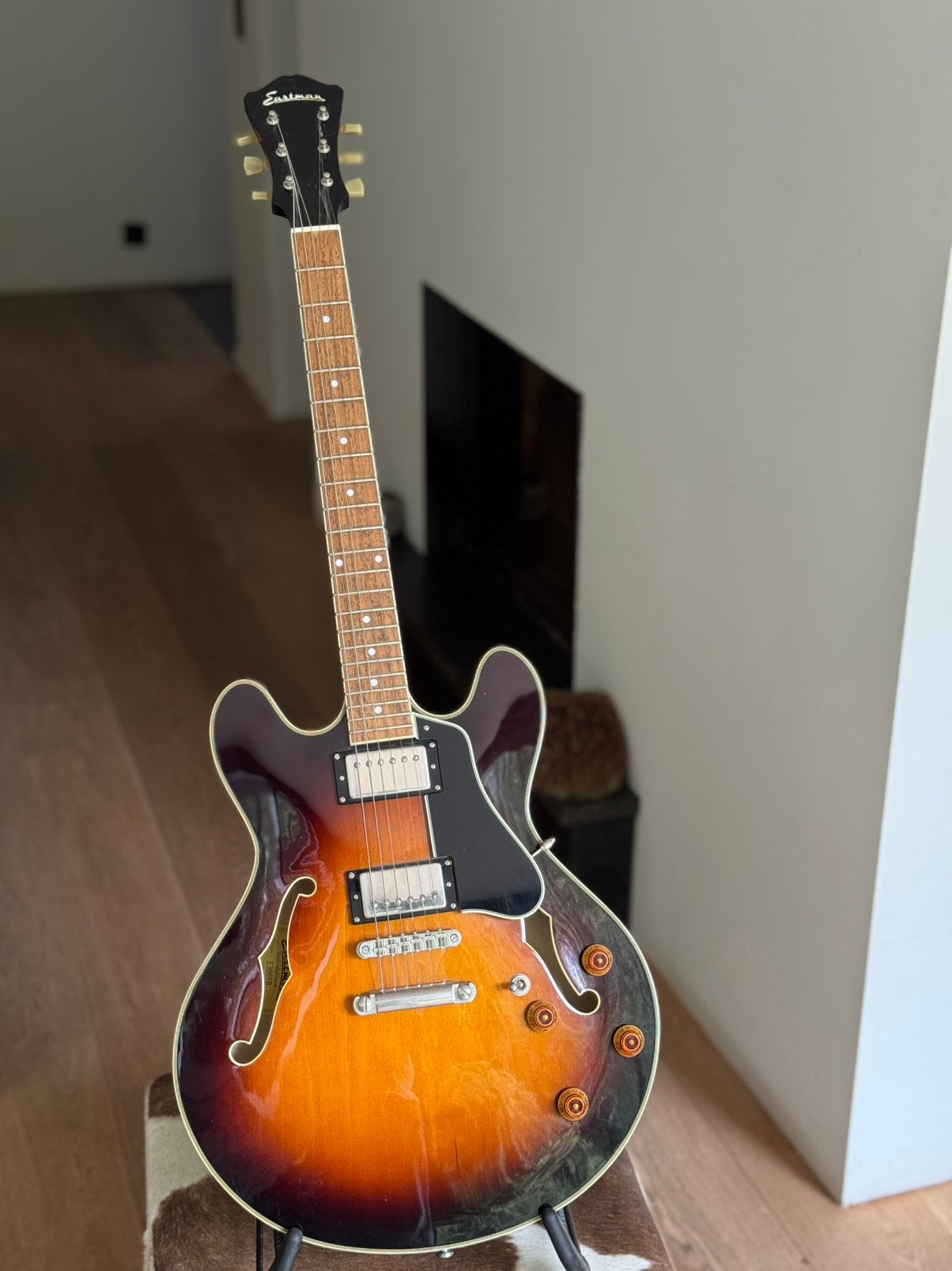 Eastman T386-SB Sunburst - étui d’origine - certificat, Musique & Instruments, Instruments à corde | Guitares | Électriques, Enlèvement