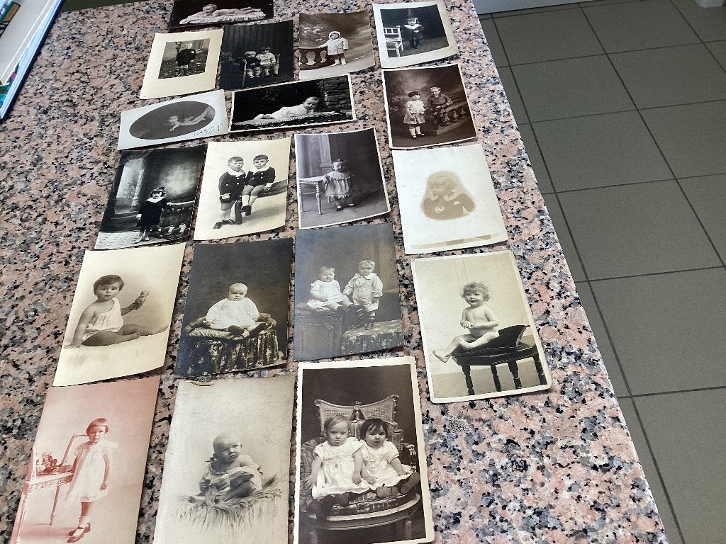 Lot van 19 oude foto’s kinderen, Collections, Photos & Gravures, Enfant, Enlèvement ou Envoi, Avant 1940, Photo