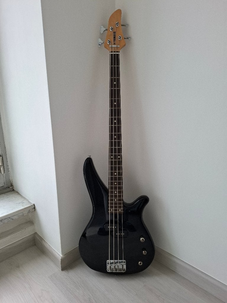 Guitare basse Yamaha - l'échange est également possible, Musique & Instruments, Enlèvement ou Envoi, Comme neuf, Électrique