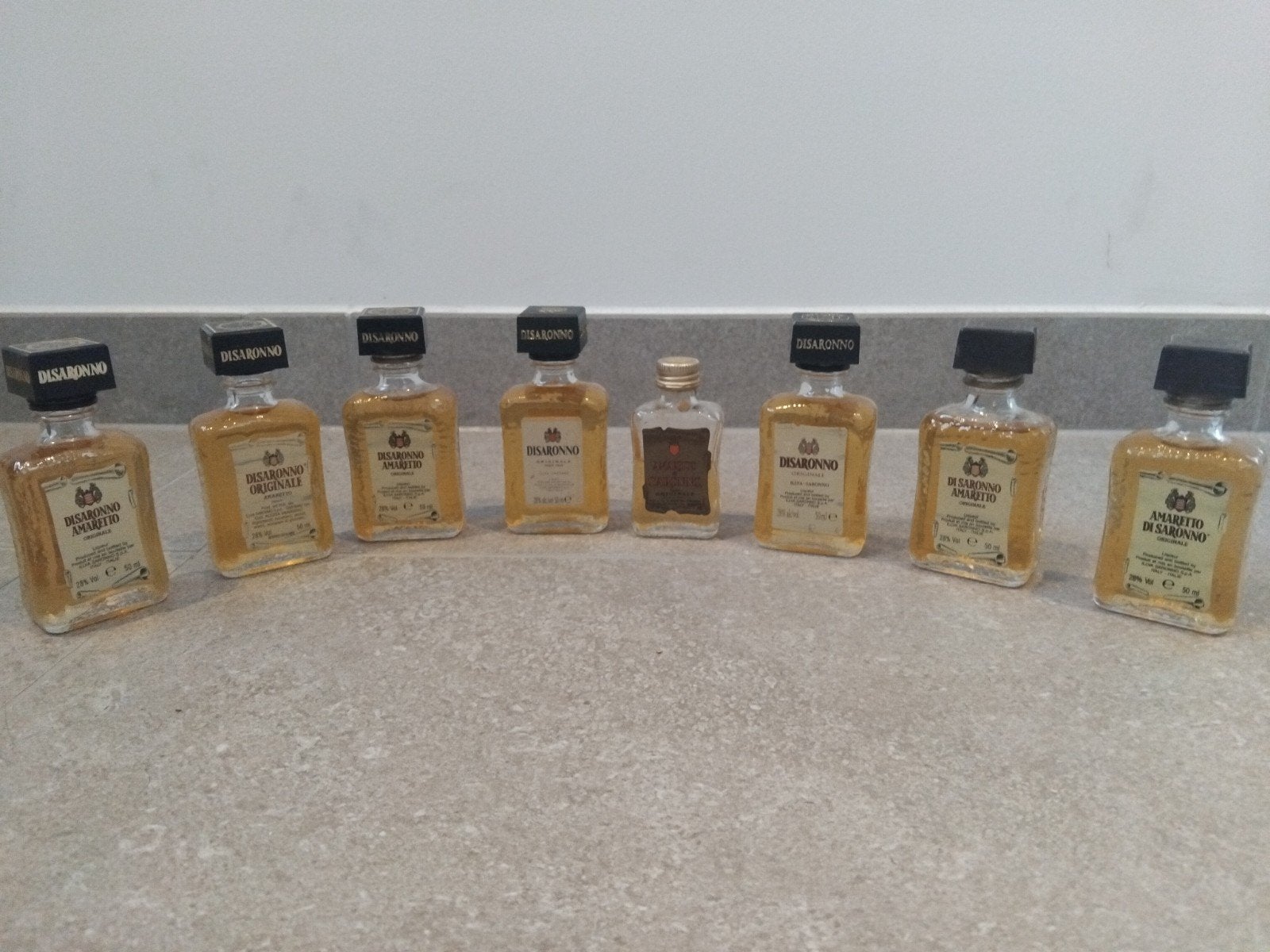 Amaretto di saronno, Collections, Enlèvement