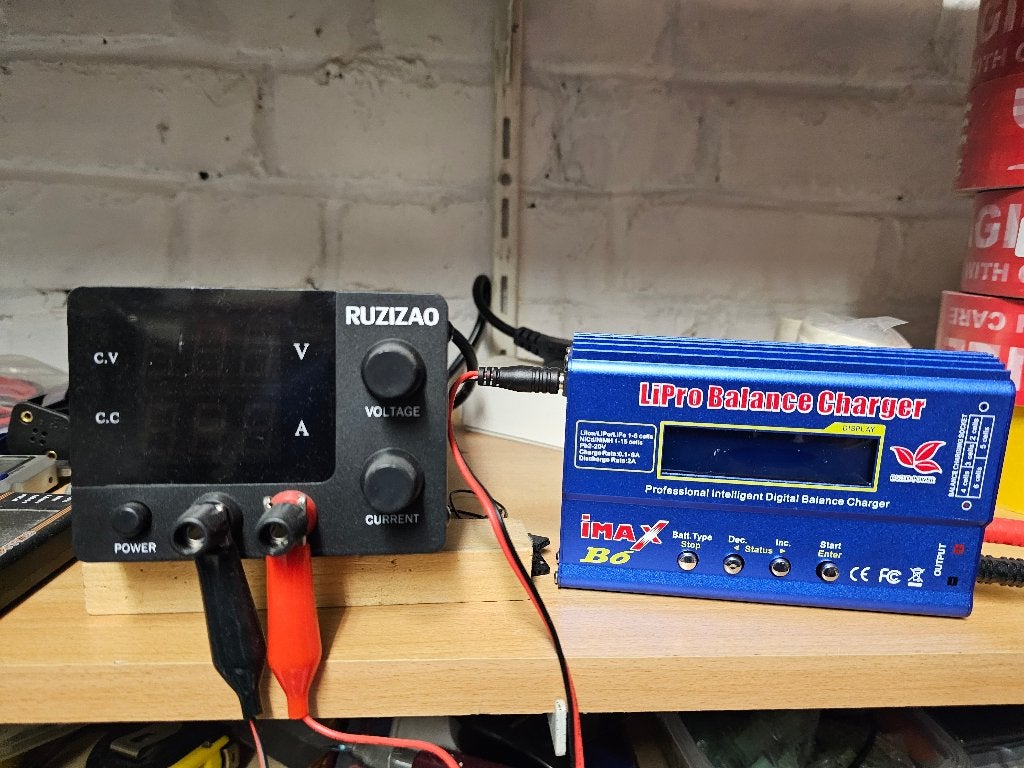 Alimentation Mini Lab avec chargeur lipo (2 pièces dispo), Enlèvement ou Envoi, Utilisé