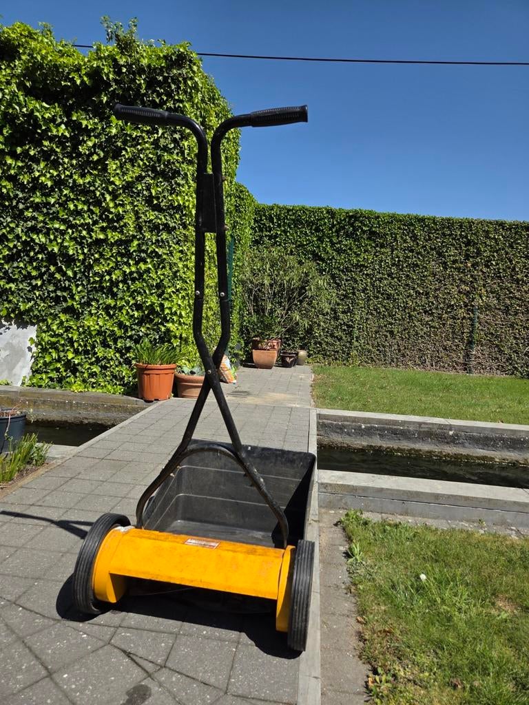 Hand grasmaaier., Enlèvement, Utilisé