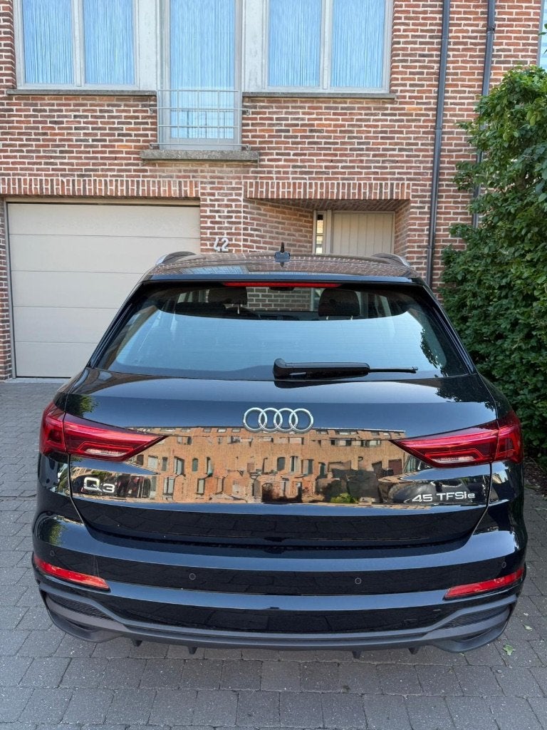 Audi Q3, 4 zetels, 4 cilinders, Adaptive Cruise Control, Zwart