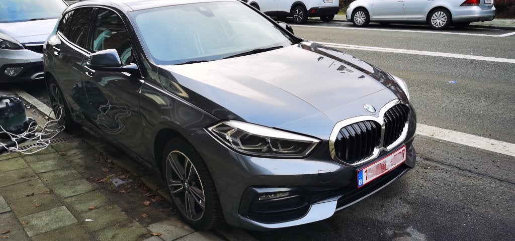 BMW 118i modèle F40, Argent ou Gris, Achat, Aide au démarrage en côte, Euro 6