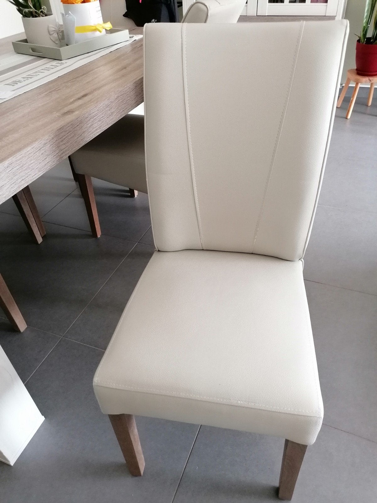 6 eetkamerstoelen kleur beige 90 euro, Huis en Inrichting, Stoelen, Ophalen, Overige materialen, Gebruikt, Overige kleuren