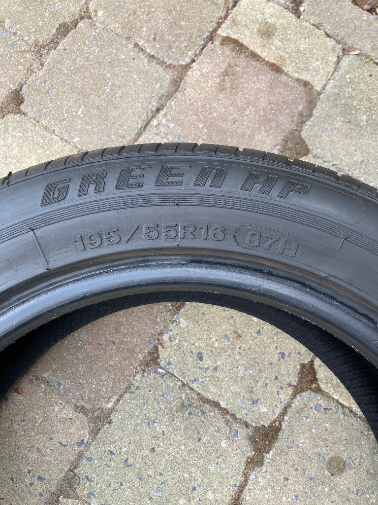 Pneus clio, Auto-onderdelen, Banden en Velgen, Ophalen, Gebruikt, 16 inch, Band(en)