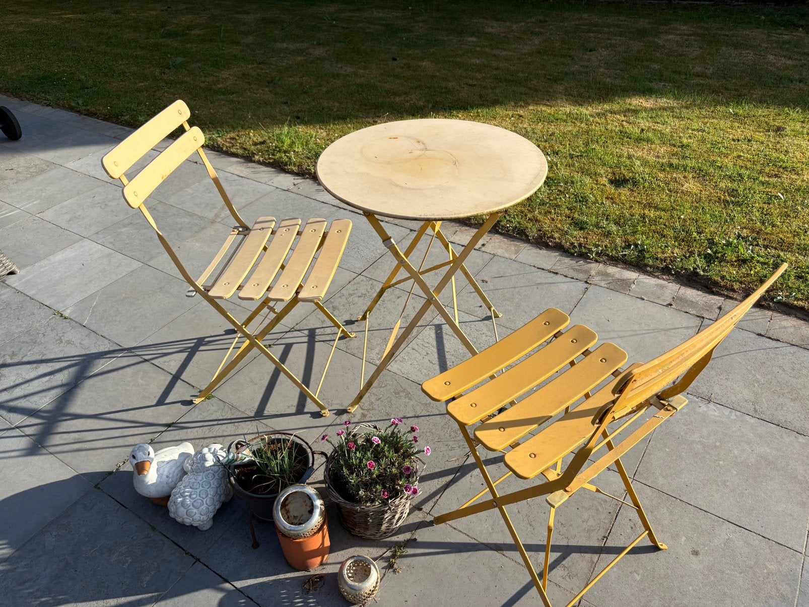 Geel tafeltje met 2 stoelen, Ophalen, Gebruikt