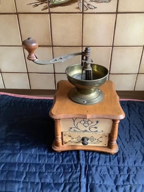 oude koffiemolen met koperen coupe  jaren einde 1800, Antiek en Kunst, Ophalen of Verzenden