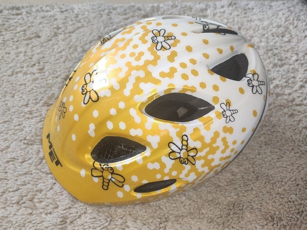 kinderfietshelm met bijenmotiefje, Ophalen, Zo goed als nieuw, Jongen of Meisje