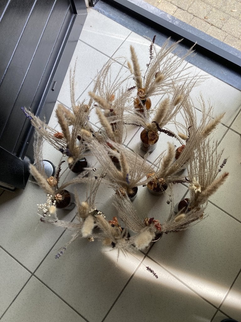 14 vaasje met droogbloemen, Ophalen, Gebruikt