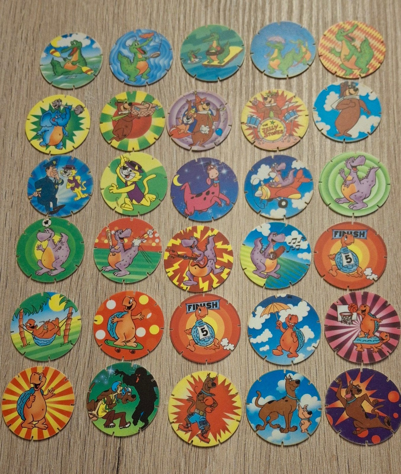 Grand lot de casquettes Flippo Croky Dino Toto Scooby Doo, Collections, Flippos, Enlèvement ou Envoi, Flippos en vrac