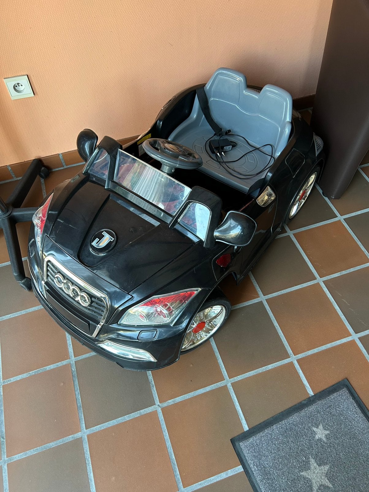 Elektrisch aangedreven kinderauto, Kinderen en Baby's, Gebruikt