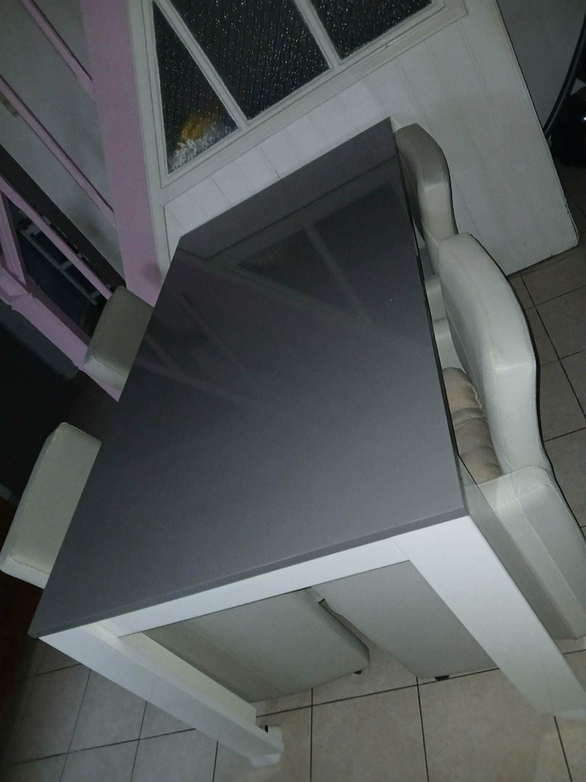 Tafel met 4 kuipstoelen, Ophalen