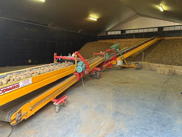 Inschuurlijn aardappelen Spinnekop, Ophalen, Akkerbouw