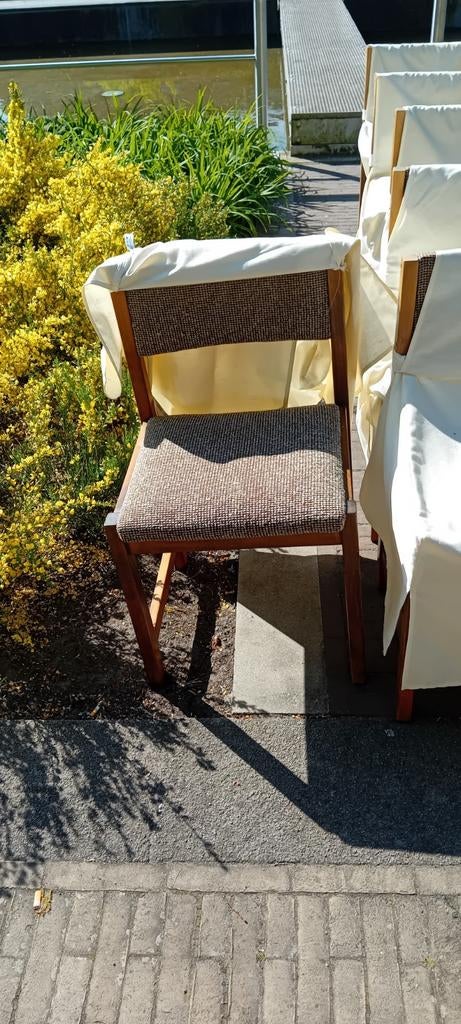 6 stoelen, Ophalen