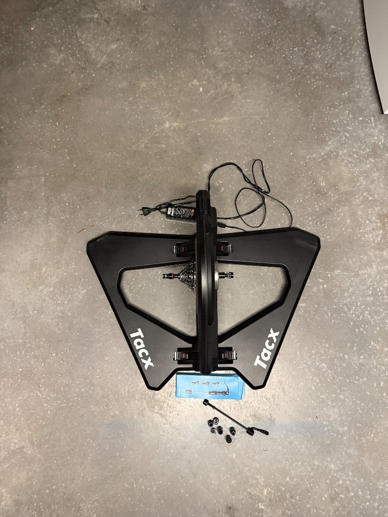 Tacx neo (T2800), Sports & Fitness, Enlèvement, Utilisé, Autres types