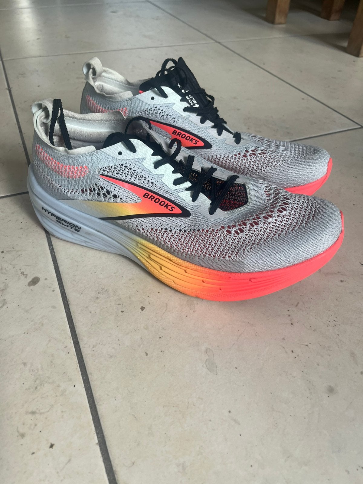 Brooks 44-voor manen &vrouw, Sport en Fitness, Loopsport en Atletiek, Ophalen, Zo goed als nieuw, Overige merken