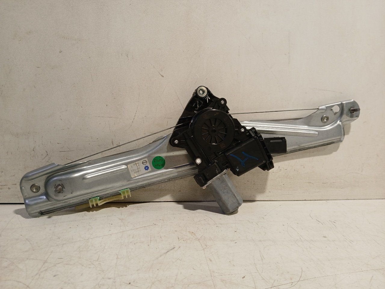 Raammechaniek elektrisch links achter Opel Insignia, Onderdelen@venauto.nl, Van der Ven Autorecycling B.V., Ettenseweg 76, 4706 PB Roosendaal, The Netherlands