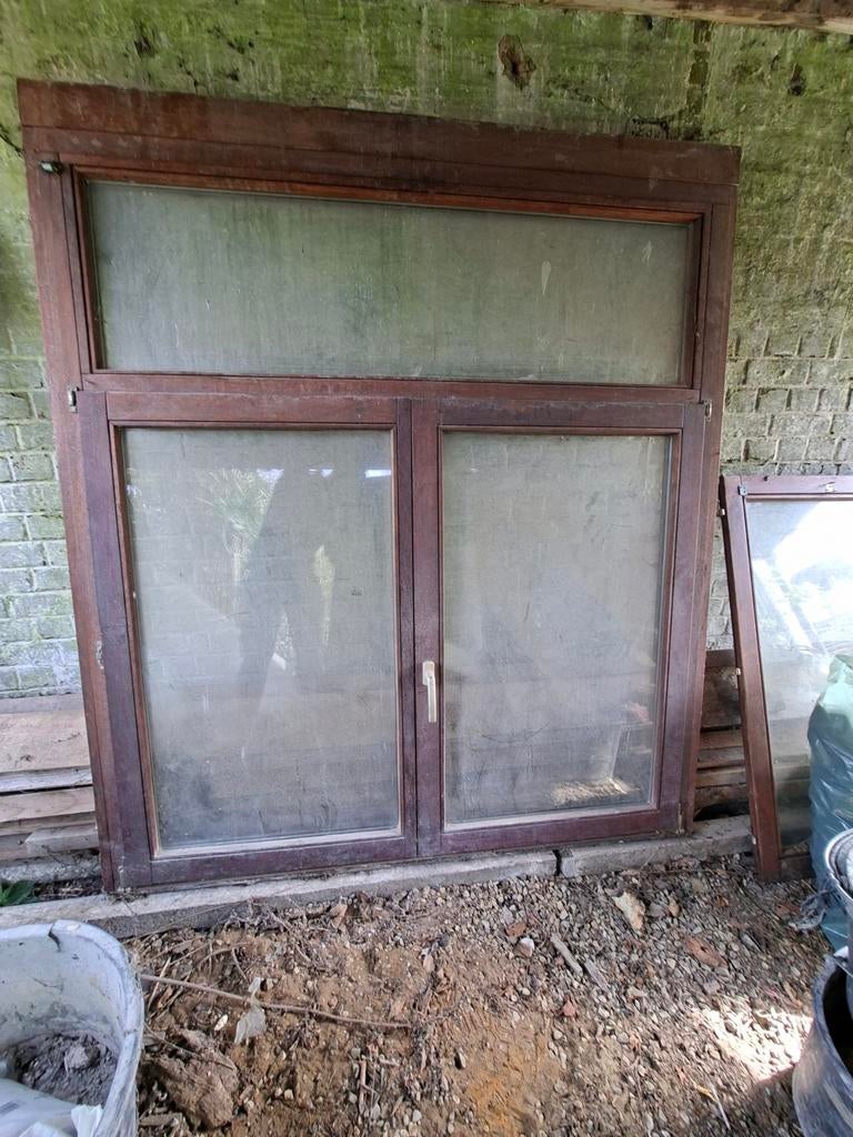 Chassi en bois dur., Enlèvement, Bois