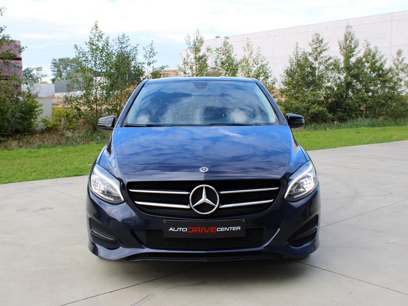 Mercedes B180d * Automaat * Amg velgen * Camera * Trekhaak, Autos, Achat, Euro 6, Entreprise, Entretenue par le concessionnaire