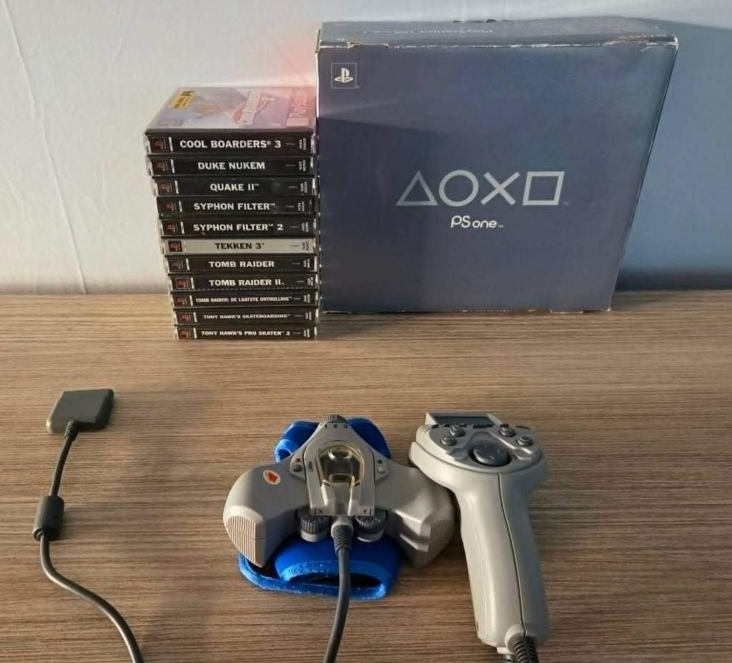 PSOne Boxed + Grip Controller + 11 Games All CIB, Games en Spelcomputers, Spelcomputers | Sony PlayStation Vita, Ophalen of Verzenden