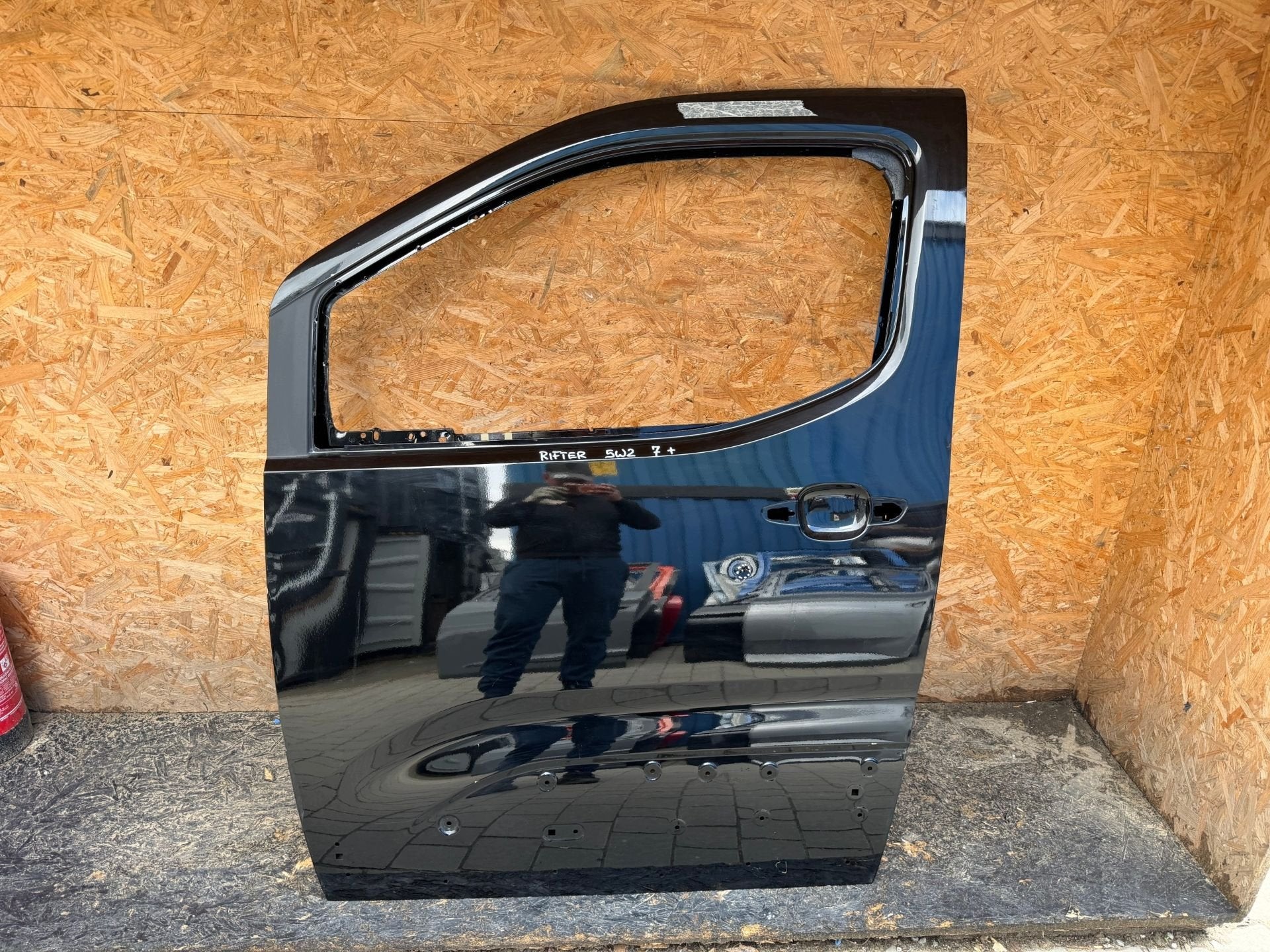 Biellettes de porte Peugeot Rifter, Taurusavenue 1
2132 LS  Hoofddorp, NL, Contact.group@renault.com, Stellantis N.V., Utilisé