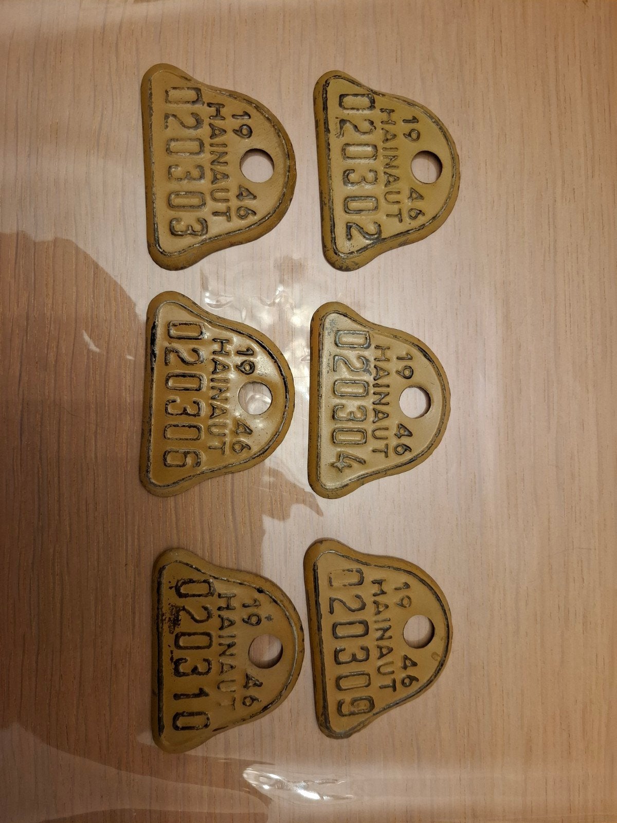 lot de 6 plaques vélo 1946, Enlèvement