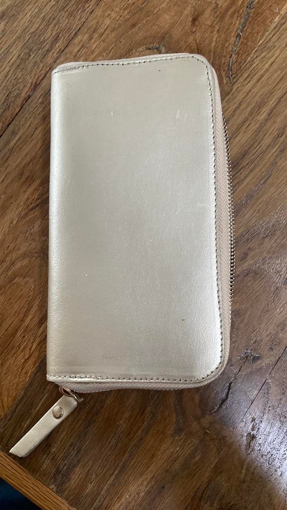 Portefeuille en cuir doré, Bijoux, Sacs & Beauté, Porte-monnaie & Portefeuilles, Neuf, Autres marques, Cuir, Enlèvement ou Envoi