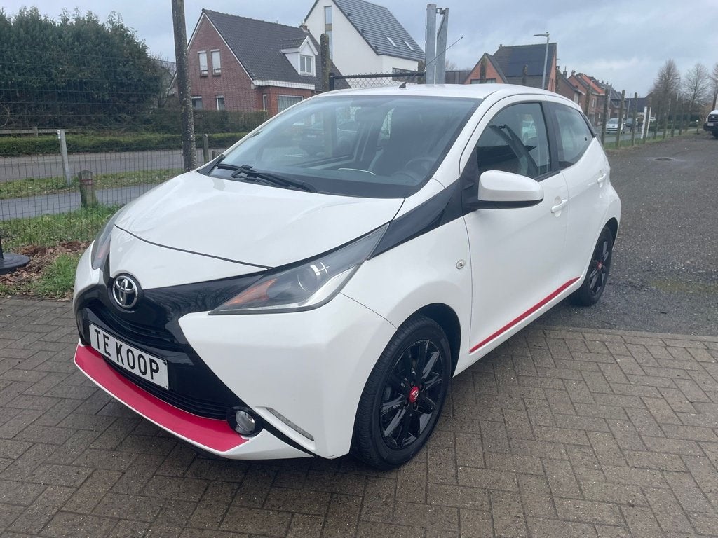 Toyota Aygo 1.0 benzine van 01/2015 met 112000km!, Autos, Toyota, Achat, Entreprise, Noir, 5 portes