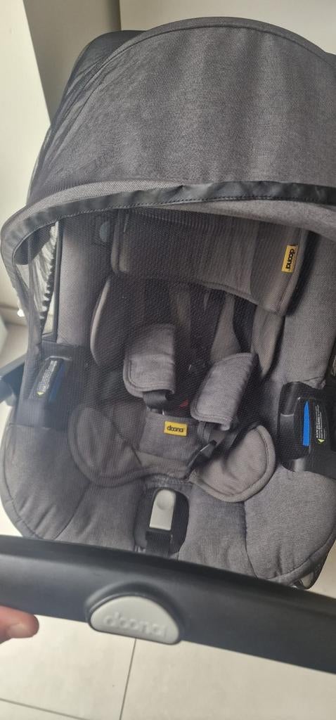 Possette comme neuf + porte bebe gratui