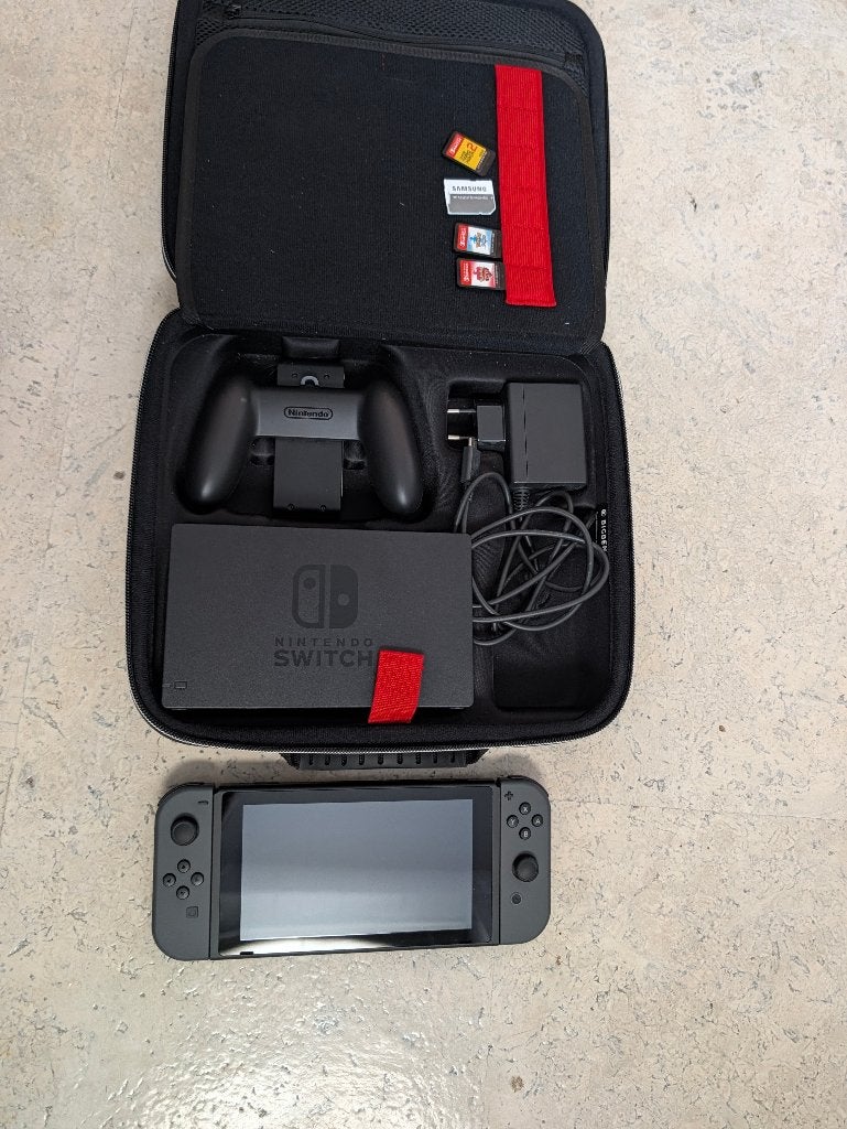 Nintendo Switch, Games en Spelcomputers, Ophalen, Zo goed als nieuw, Switch Original, Met games