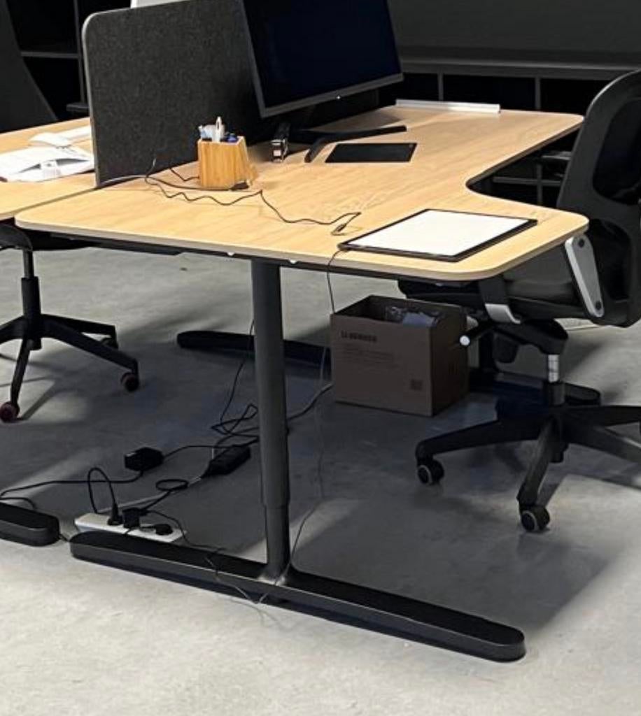 4 bureaux d’angle IKEA BEKANT, Métal, Comme neuf, IKEA, Enlèvement